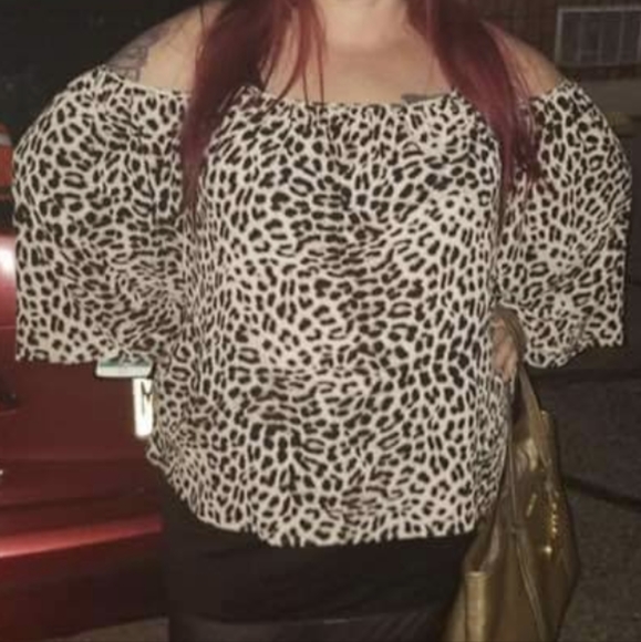 PLUS SIZE 3X off shoulder blouse - Picture 4 of 4